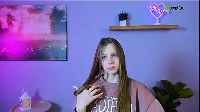 esme moore  online show from 11-06-25, 09:43