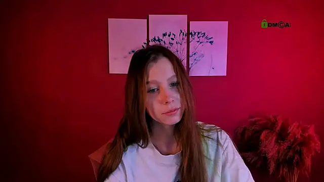 esme moore  online show from 11-18-25, 09:03