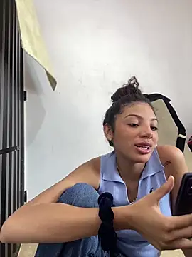 Azza  Slimene online show from 10-26-25, 08:15