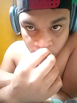 Snapshot of Blackandwhite_30 chatting on 11-26-25, 03:35 Blackandwhite 30 online show from 11-26-25, 03:35