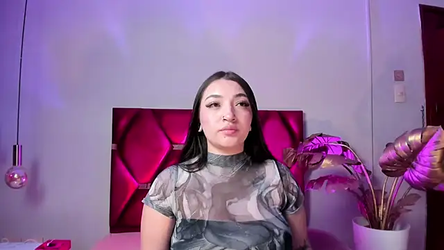 LilithEsme online show from 12-20-25, 01:02