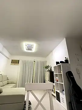 L-pink-1230 online show from 10-05-25, 06:28
