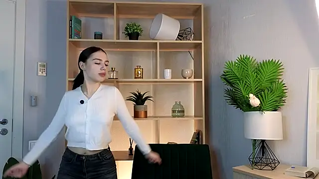FrankieViall online show from 10-04-25, 10:35