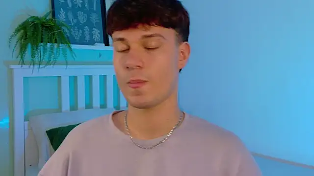 LiamThunder05  online show from 10-16-25, 07:37