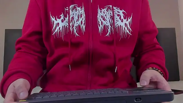 LiamThunder05  online show from 11-18-25, 03:12