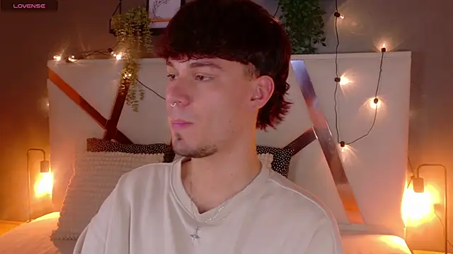 LiamThunder05  online show from 11-25-25, 02:55