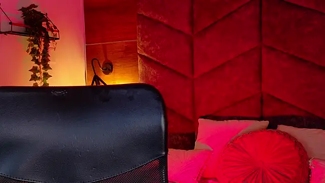 LiamThunder05  online show from 11-26-25, 03:07