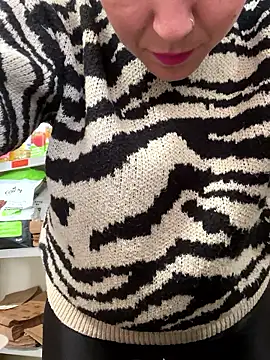 Daiana Andra online show from 10-18-25, 10:16