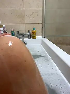 MimiMaee online show from 10-08-25, 09:18