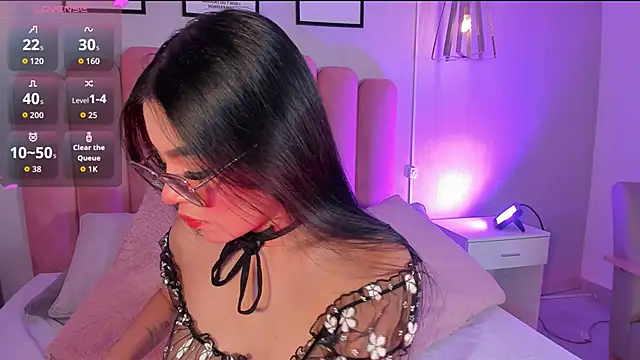 mara swan  online show from 11-10-25, 07:24