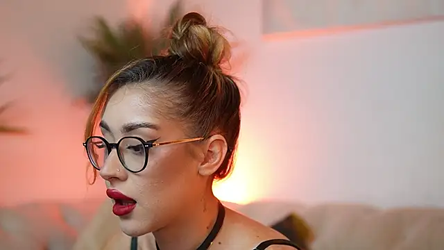 Snapshot of AileenKiss chatting on 11-10-25, 07:13 AileenKiss online show from 11-10-25, 07:13