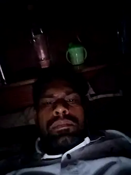 Six-shot online show from 10-02-25, 09:22
