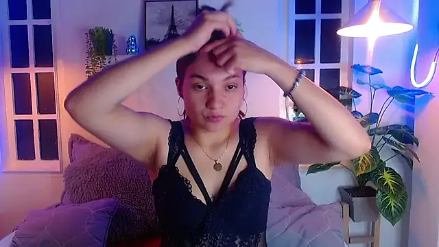 Viollet C online show from 10-20-25, 01:39