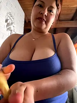 Snapshot of Cami_Moon1 chatting on 11-25-25, 02:17 Cami Moon1 online show from 11-25-25, 02:17