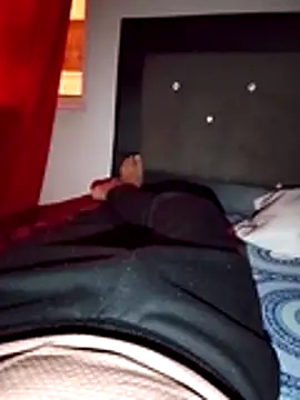 Snapshot of HOT_SWEATY_SEX_WITH_BYRON chatting on 01-13-26, 01:05 HOT SWEATY SEX WITH BYRON online show from 01-13-26, 01:05