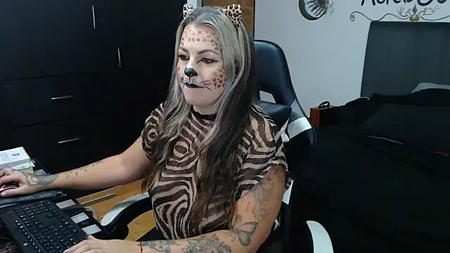 perlagoloza05 online show from 11-01-25, 01:07