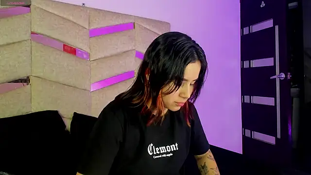 Nixielee  online show from 10-23-25, 07:12