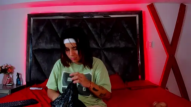 Nixielee  online show from 10-24-25, 07:32