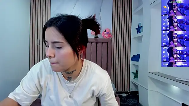 Nixielee  online show from 11-17-25, 07:30