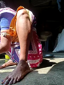 Hotty-romi3 online show from 10-13-25, 03:39