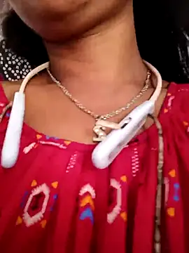 Hotty-romi3 online show from 11-19-25, 06:24