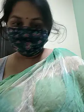 Snapshot of lovelynishu chatting on 10-14-25, 05:03 lovelynishu online show from 10-14-25, 05:03