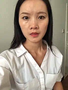 Snapshot of Mile-m chatting on 10-09-25, 06:11 Mile-m online show from 10-09-25, 06:11