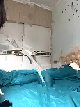 Snapshot of Mile-m chatting on 10-28-25, 04:05 Mile-m online show from 10-28-25, 04:05