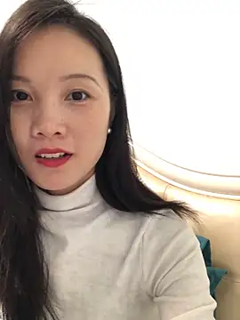 Snapshot of Mile-m chatting on 11-11-25, 12:16 Mile-m online show from 11-11-25, 12:16