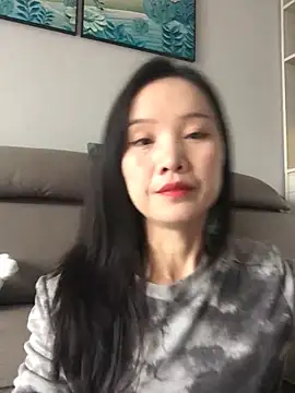 Snapshot of Mile-m chatting on 11-14-25, 02:21 Mile-m online show from 11-14-25, 02:21