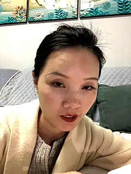 Snapshot of Mile-m chatting on 11-24-25, 01:22 Mile-m online show from 11-24-25, 01:22