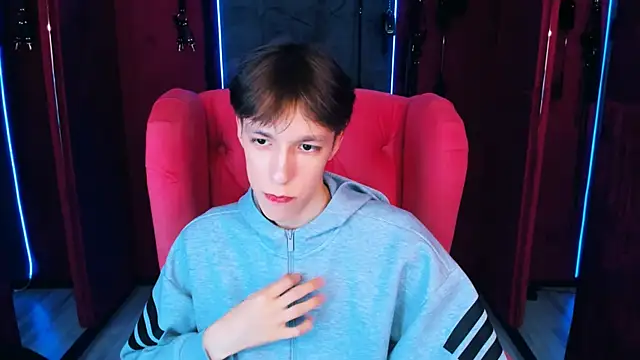 Snapshot of MarkBranston chatting on 11-03-25, 11:11 MarkBranston online show from 11-03-25, 11:11