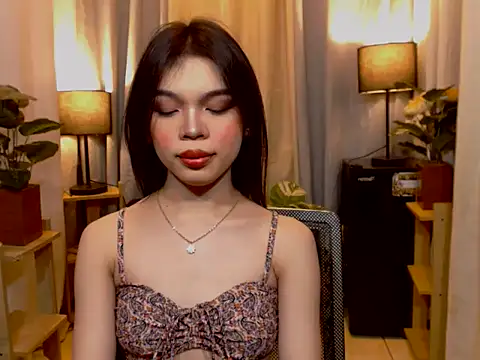 TWINKTRANSSHANEL online show from 02-17-26, 10:34