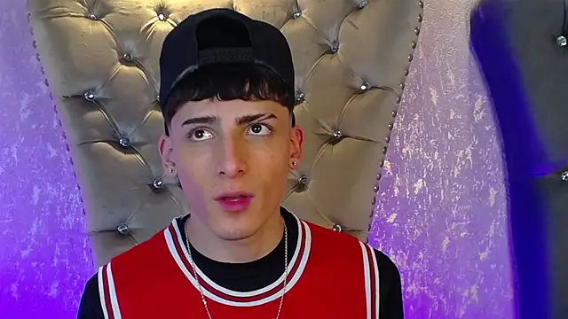 Snapshot of MateoMitchell chatting on 10-23-25, 06:02 MateoMitchell online show from 10-23-25, 06:02