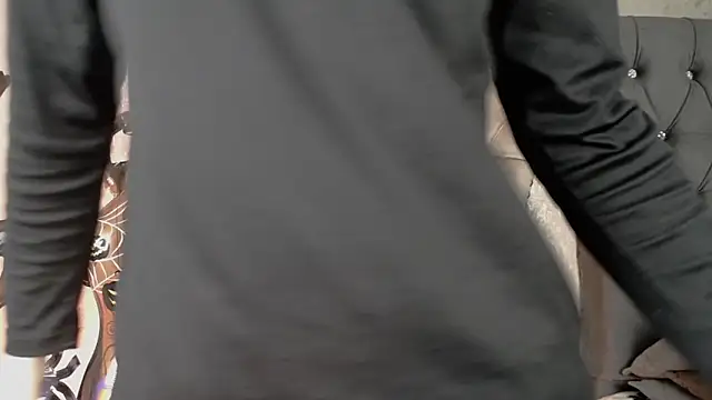 Snapshot of MateoMitchell chatting on 10-31-25, 05:19 MateoMitchell online show from 10-31-25, 05:19