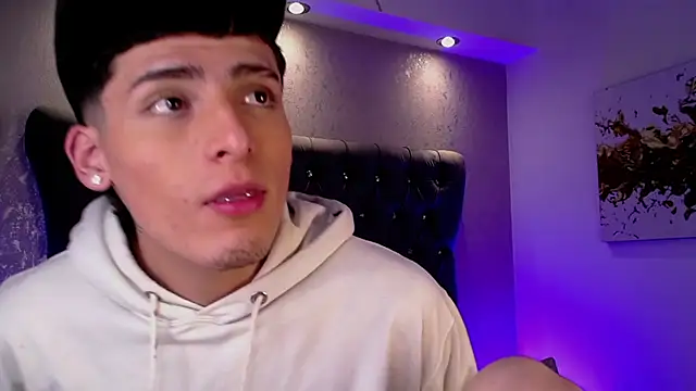 Snapshot of MateoMitchell chatting on 11-12-25, 09:10 MateoMitchell online show from 11-12-25, 09:10