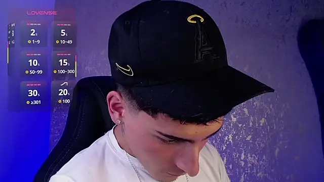 Snapshot of MateoMitchell chatting on 11-20-25, 05:18 MateoMitchell online show from 11-20-25, 05:18