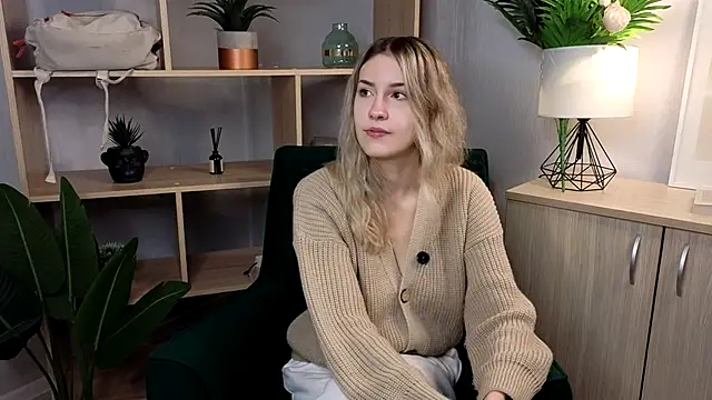 RoxaneDuperre online show from 10-12-25, 07:29