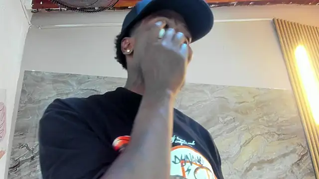 COMPTON 01 online show from 10-20-25, 04:02