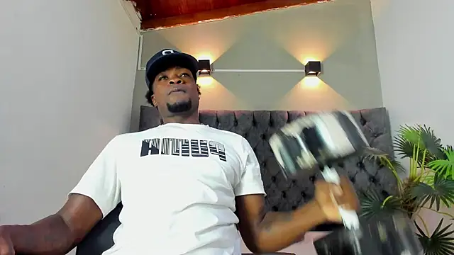 COMPTON 01 online show from 11-15-25, 03:48