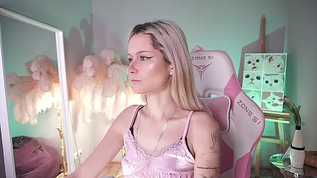 Celeste eyes0n online show from 11-02-25, 08:55