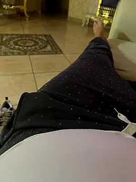 Snapshot of Bionda19 chatting on 10-20-25, 09:04 Bionda19 online show from 10-20-25, 09:04