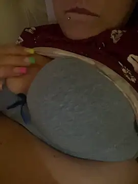 Snapshot of Bionda19 chatting on 11-09-25, 01:31 Bionda19 online show from 11-09-25, 01:31