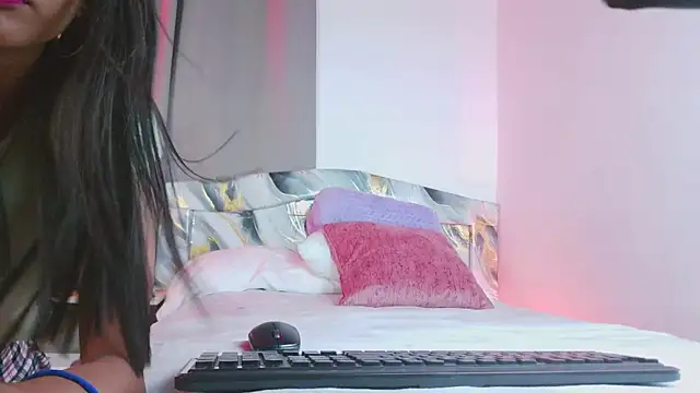 luna valen online show from 11-21-25, 08:18