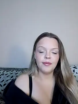 AuroraMaexox online show from 10-05-25, 08:18