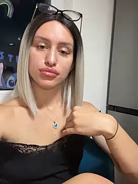 Snapshot of SelinaRosee chatting on 10-04-25, 11:03 SelinaRosee online show from 10-04-25, 11:03