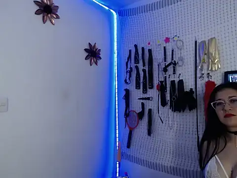 Aron and Queen Annie online show from 12-03-25, 09:46