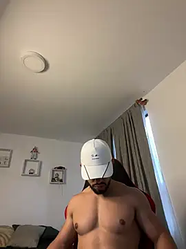 Ezzio Scolaro online show from 03-08-26, 10:57