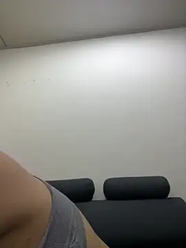 Anyhot latina online show from 10-14-25, 01:06