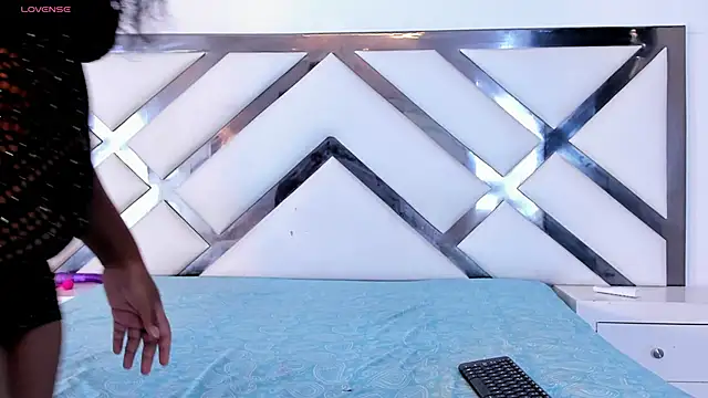 Snapshot of daenerysxxx chatting on 11-12-25, 07:13 daenerysxxx online show from 11-12-25, 07:13